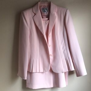 Light pink suit